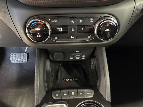 Used 2022 Chevrolet TrailBlazer RS w/ Sun and Liftgate Package AWD/4WD image 27
