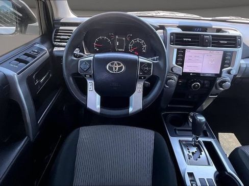 Used 2020 Toyota 4Runner SR5 AWD/4WD image 5