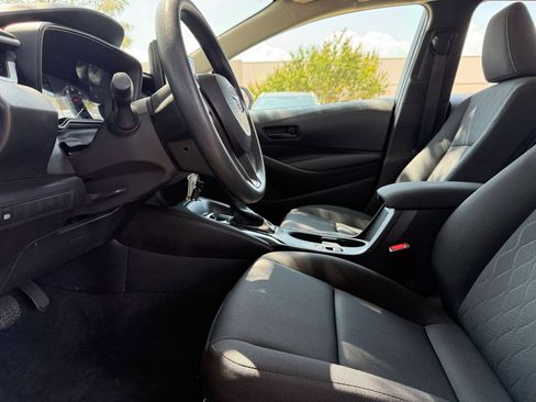 Used 2025 Toyota Corolla LE FWD image 26