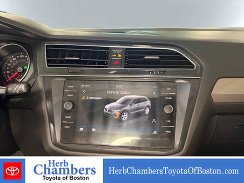 Used 2018 Volkswagen Tiguan SE w/ Panoramic Sunroof Package AWD/4WD image 14