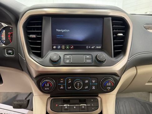 Certified 2021 GMC Acadia Denali w/ Denali Ultimate Package AWD/4WD image 18