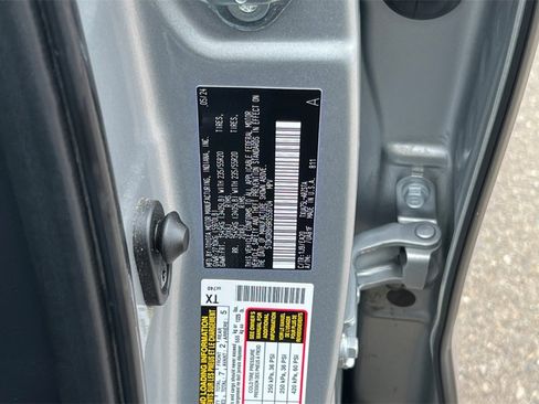 Certified 2024 Toyota Highlander XSE image 32