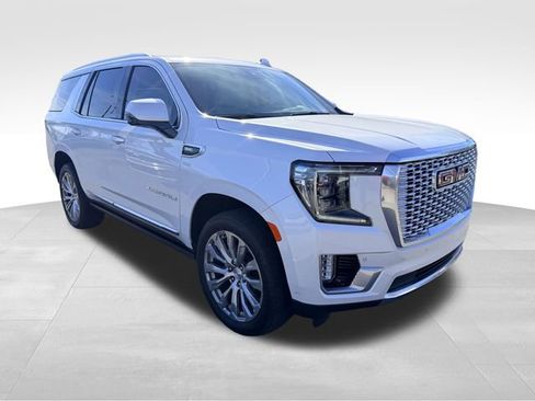 Used 2024 GMC Yukon Denali w/ Advanced Technology Package image 3
