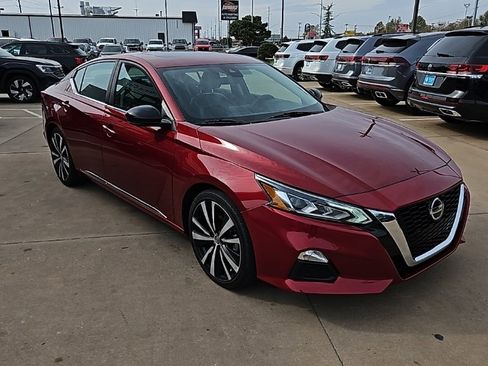 Used 2021 Nissan Altima 2.0 SR image 3