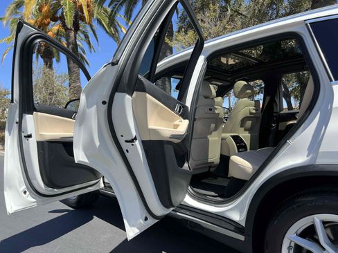 Used 2019 BMW X5 xDrive40i w/ Convenience Package AWD/4WD image 7