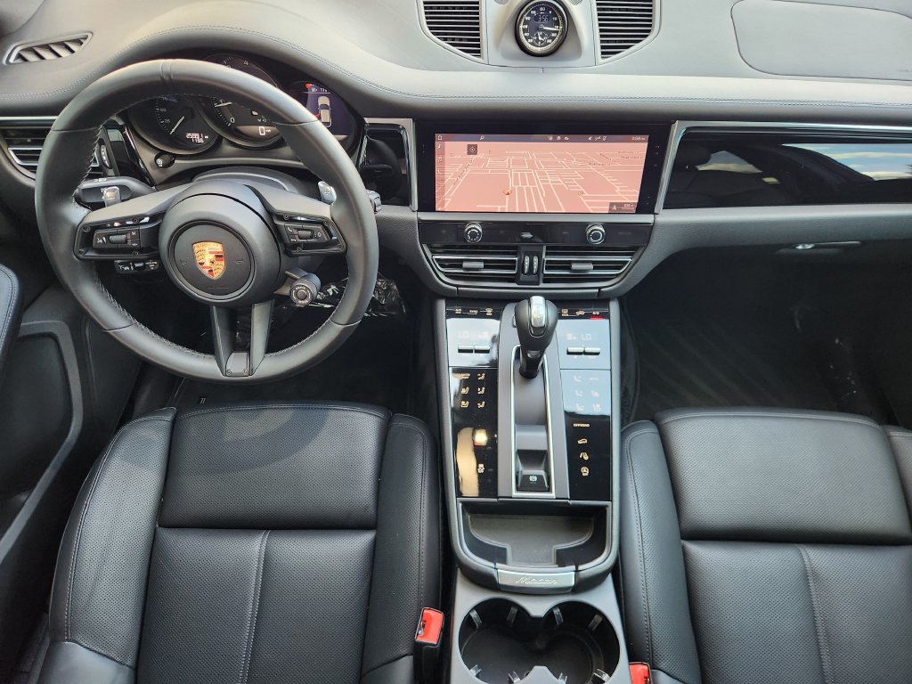 Used 2023 Porsche Macan Turbo AWD/4WD image 24
