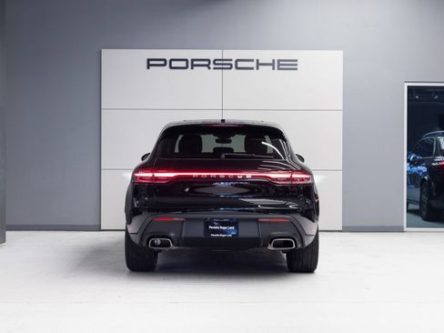 Certified 2026 Porsche Macan AWD/4WD image 6