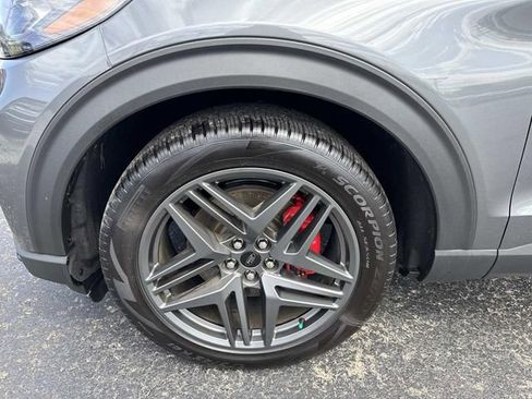 Certified 2026 Ford Explorer ST AWD/4WD image 4