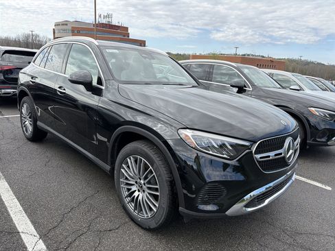 New 2026 Mercedes-Benz GLC 300 4MATIC image 2