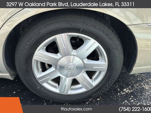 Used 2007 Cadillac DTS w/ Trunk Convenience Package image 17