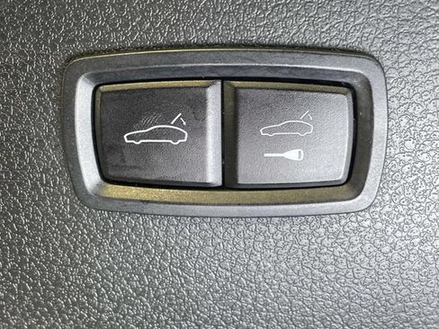 Certified 2020 Porsche Macan AWD/4WD image 22