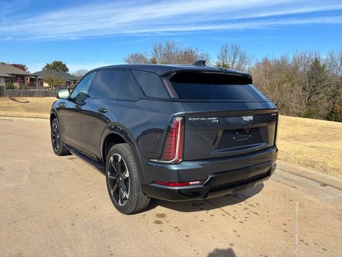 New 2026 Cadillac Escalade IQ Sport 1 w/ LPO, Floor Liner Package AWD/4WD image 7