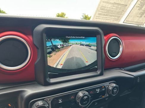 Used 2020 Jeep Wrangler Unlimited Rubicon w/ Dual Top Group AWD/4WD image 27