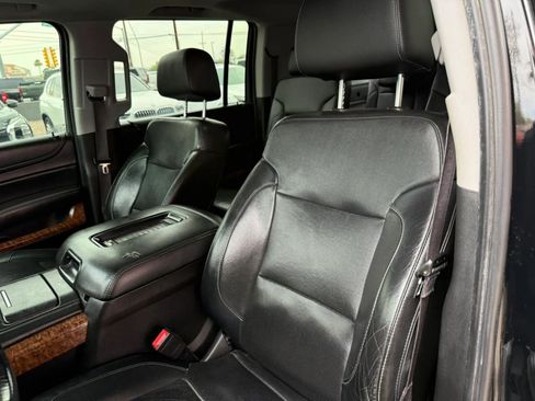 Used 2016 Chevrolet Suburban LTZ RWD image 42