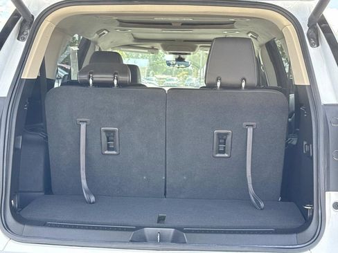 Used 2023 GMC Acadia Denali w/ Denali Ultimate Package FWD image 12