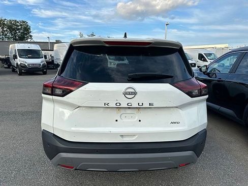 Used 2023 Nissan Rogue S AWD/4WD image 5