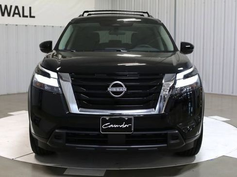 New 2025 Nissan Pathfinder SV image 3