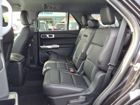 Certified 2023 Ford Explorer XLT w/ Equipment Group 202A AWD/4WD image 9