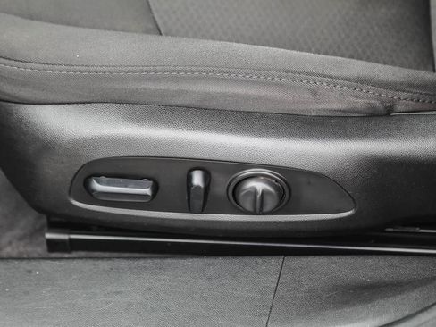 Used 2018 Chevrolet Malibu LT FWD image 19