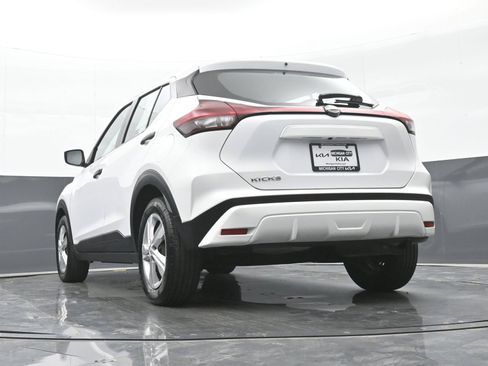 Used 2022 Nissan Kicks S FWD image 37