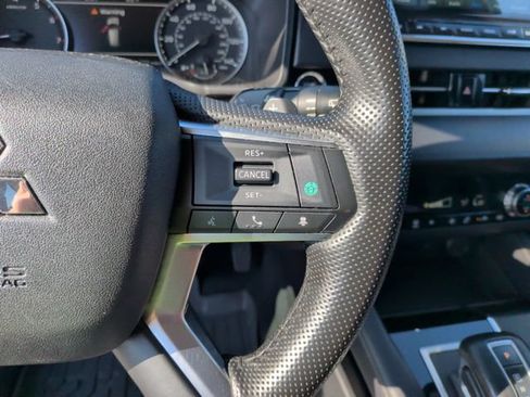 Used 2024 Mitsubishi Outlander SE AWD/4WD image 15
