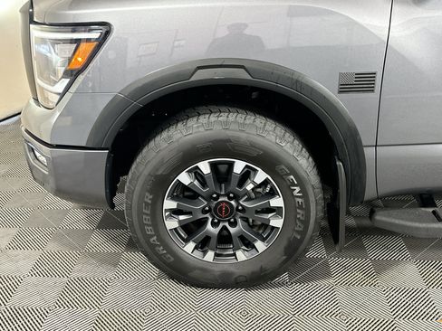 Used 2023 Nissan Titan PRO-4X w/ Pro-4x Convenience Package AWD/4WD image 11