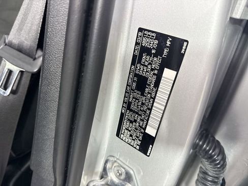 Used 2019 Volvo XC40 T5 R-Design image 37