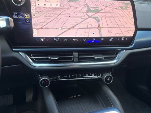 Used 2026 Chevrolet Equinox EV LT FWD image 28
