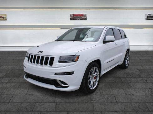 Used 2015 Jeep Grand Cherokee SRT w/ Luxury Group II AWD/4WD image 3