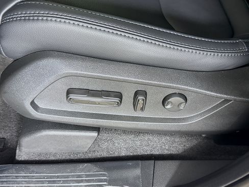 New 2025 Honda Pilot Touring image 24