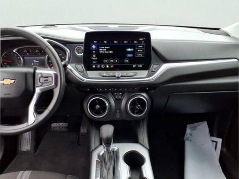Used 2025 Chevrolet Blazer LT AWD/4WD image 13