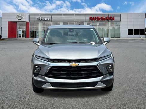 Used 2025 Chevrolet Blazer LT AWD/4WD image 2