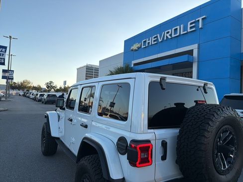 Used 2024 Jeep Wrangler Unlimited Rubicon image 4