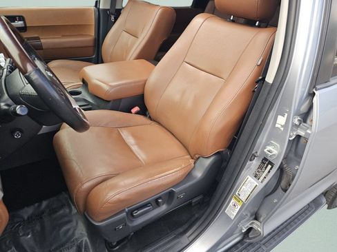 Used 2014 Toyota Sequoia Platinum RWD image 6
