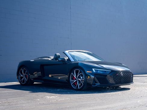 Used 2021 Audi R8 V10 w/ Premium Package RWD image 14
