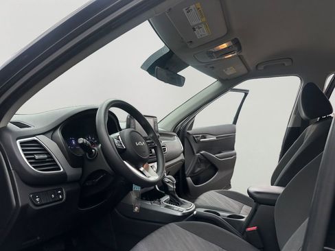 Used 2023 Kia Seltos LX AWD/4WD image 9