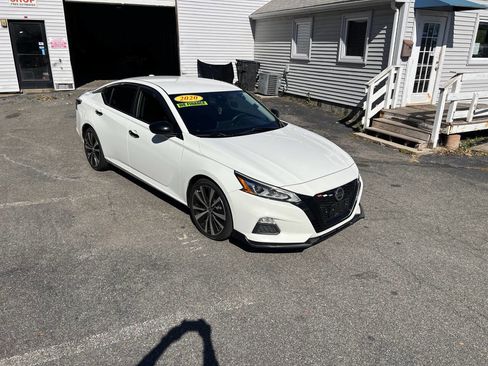 Used 2020 Nissan Altima 2.5 SR image 3