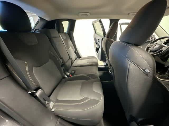 Used 2016 Jeep Cherokee Latitude w/ Cold Weather Group AWD/4WD image 22