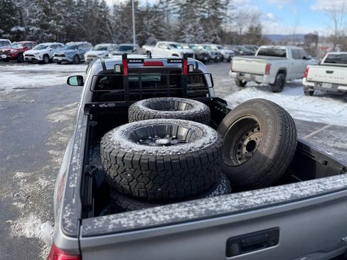 Used 2016 Toyota Tacoma SR5 image 5