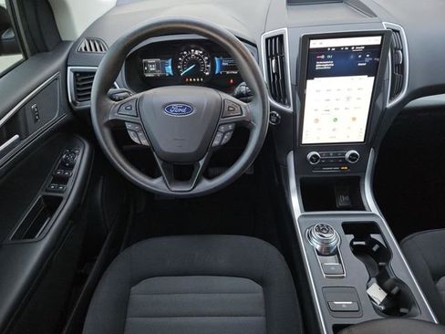 Used 2024 Ford Edge SE w/ Black Appearance Package AWD/4WD image 5