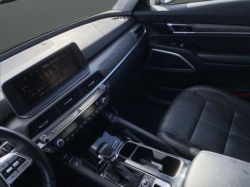 Used 2022 Kia Telluride EX w/ EX Premium Package image 23