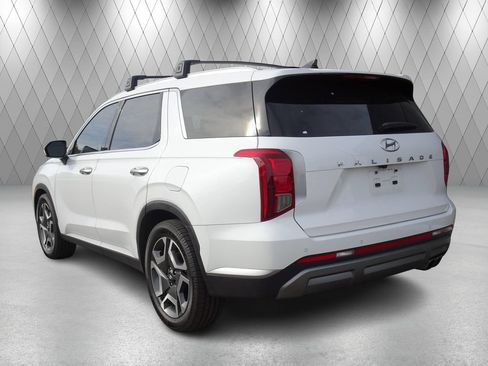 Used 2023 Hyundai Palisade SEL FWD image 3