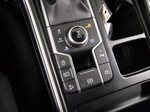 Certified 2025 Kia Sorento S image 28