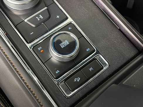 Used 2024 Ford Expedition Max Platinum AWD/4WD image 23