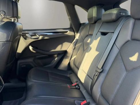 Used 2017 Porsche Macan AWD/4WD image 10