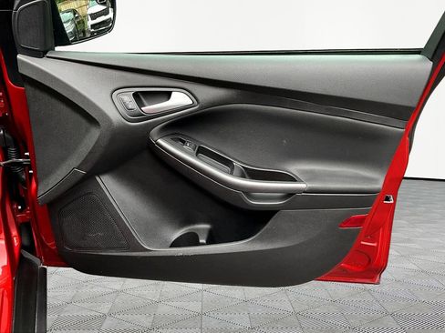 Used 2018 Ford Focus SEL FWD image 29