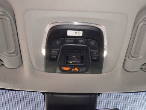 Used 2022 Toyota Corolla Cross XLE w/ Convenience Package image 16