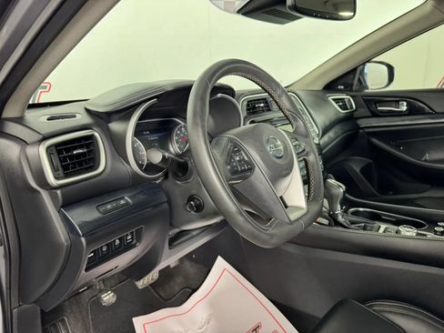 Used 2022 Nissan Maxima Platinum w/ Sport Mat Group FWD image 10