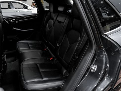 Used 2017 Porsche Macan image 41