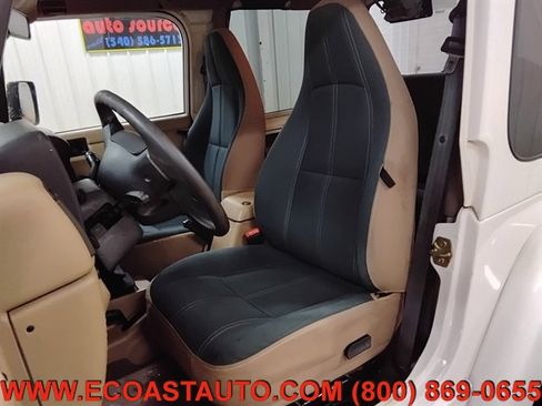 Used 2000 Jeep Wrangler Sahara image 10